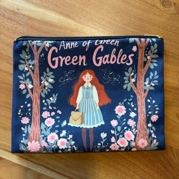 Anne of Green Gables Pouch - Picture 2 of 5